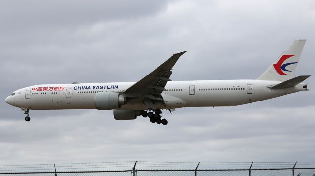 BOEING 777-300ER (B-7347) - April 7 2018
