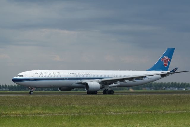 Airbus A330-300 (B-5965) - China Southern Airlines A330-323E Take Off RWY36L 22-5-2018