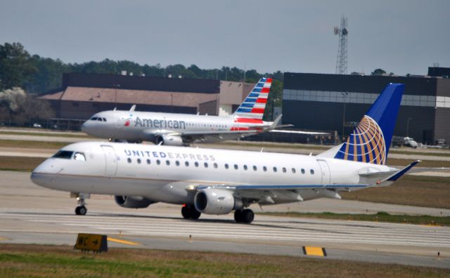 Embraer 170/175 (N87306)