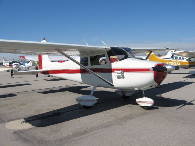 Cessna Skyhawk (N6783A) - PARKED AT FULLERTON