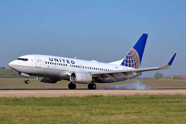 Boeing 737-700 (N14731)