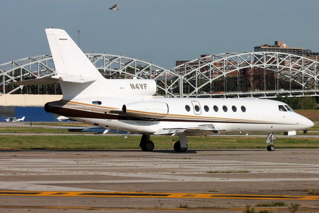 Dassault Falcon 50 (N4VF)