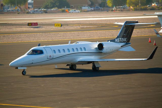 Learjet 45 (N572AK)