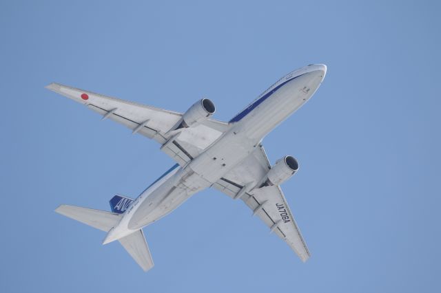 Boeing 777-200 (JA706A) - 18 February 2016:HKD-HND.