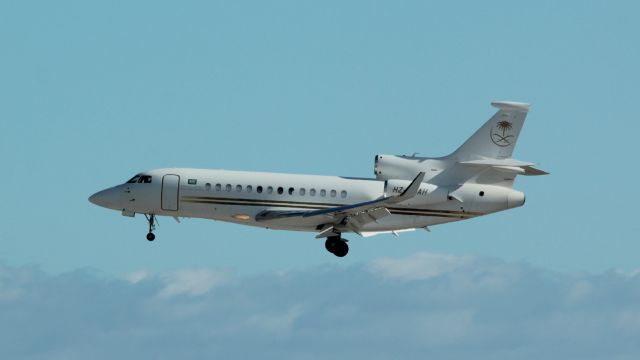 Dassault Falcon 7X (HZ-SPAH)