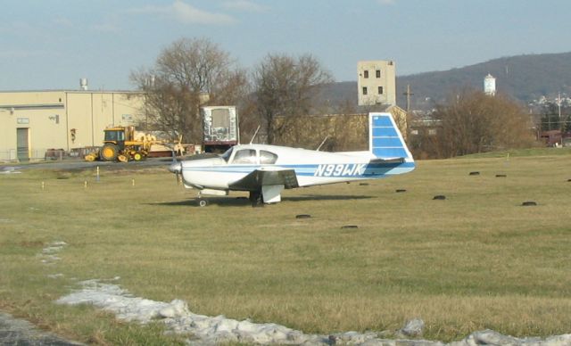 Mooney M-20 (N99WK) - at Queen City.