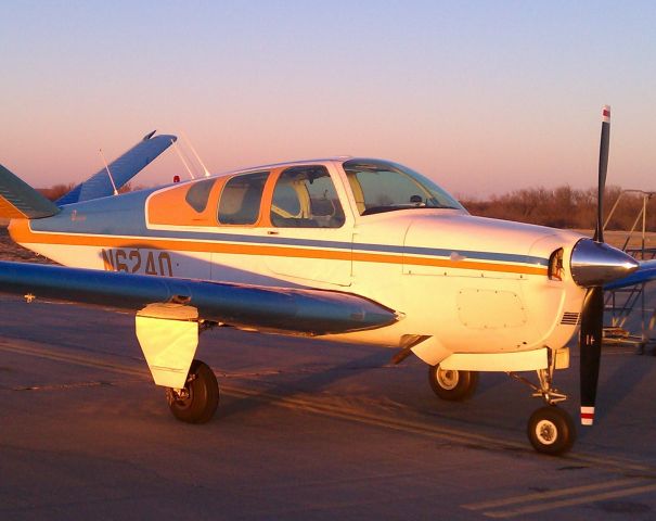 Beechcraft 35 Bonanza (N624Q)