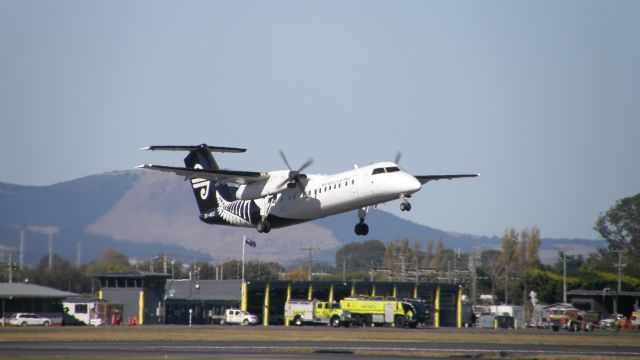 de Havilland Dash 8-300 (ZK-NEZ)