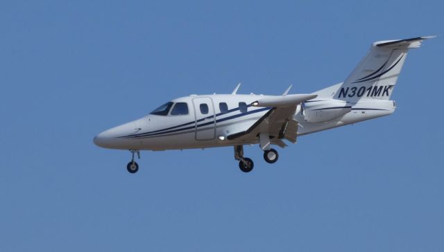 Eclipse 500 (N301MK) - On final is this 2008 Eclipse 500 in the Winter of 2019.