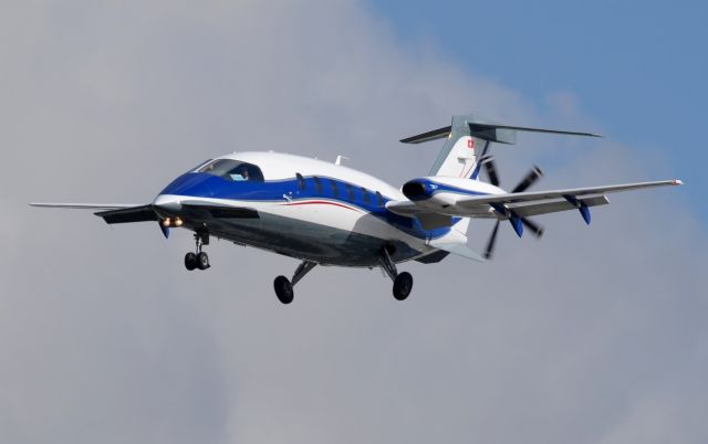 Piaggio P.180 Avanti (HB-LUT) - 09/03/2013br /Landing 27 from Gatwick