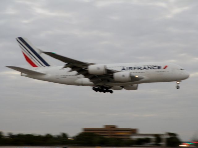 Airbus A380-800 (F-HPJE)