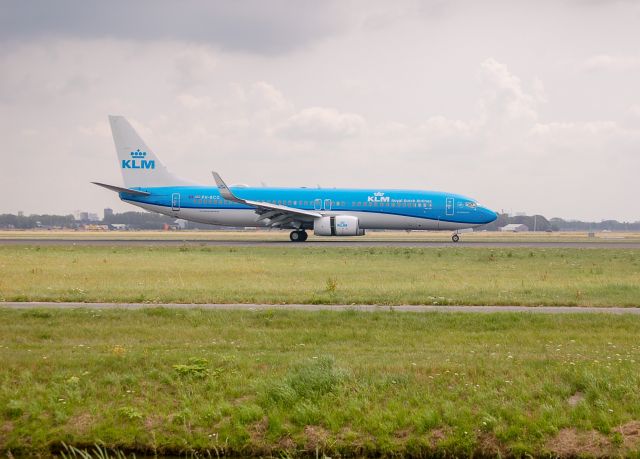 Boeing 737-700 (PH-BCG) - KLM B737-8K2 cn62578 arrival rwy18r 18-7-23
