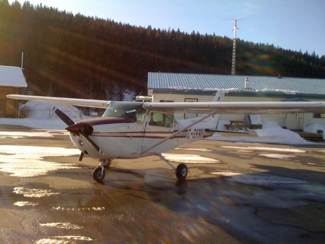 Cessna Skyhawk (C-GKMH) - On the ground at Golden, BC