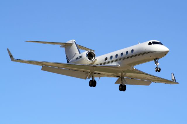 Gulfstream Aerospace Gulfstream IV (N450WB) - Gulfstream GIV-X (G450) inbound to Scottsdale.