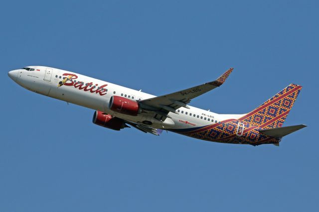 Boeing 737-800 (PK-LBS)