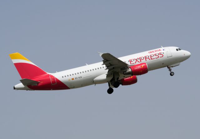 Airbus A320 (EC-ILQ)