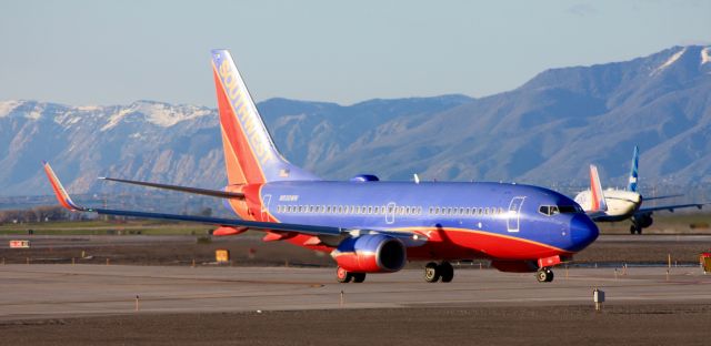 Boeing 737-700 (N930WN)