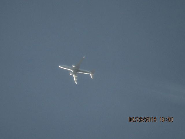 Embraer 175 (N248NN)