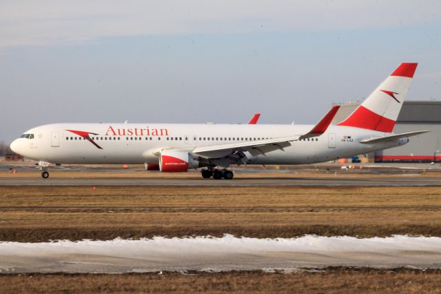 BOEING 767-300 (OE-LAZ) - AUA73 from Vienna, Austria.