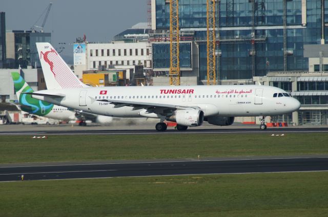 Airbus A320 (TS-IMP)