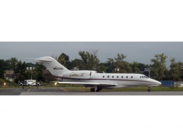 Cessna Citation X (N922QS) - The fastest business jet in the market. Take off runway 24 at Teterboro.