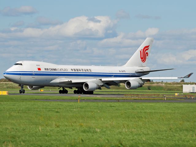 Boeing 747-400 (B-2475) - Treshold B1 RWY04R