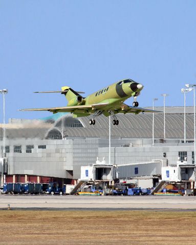 Emivest SJ30 (N30GZ) - Take off for first flight of Serial Number 010.