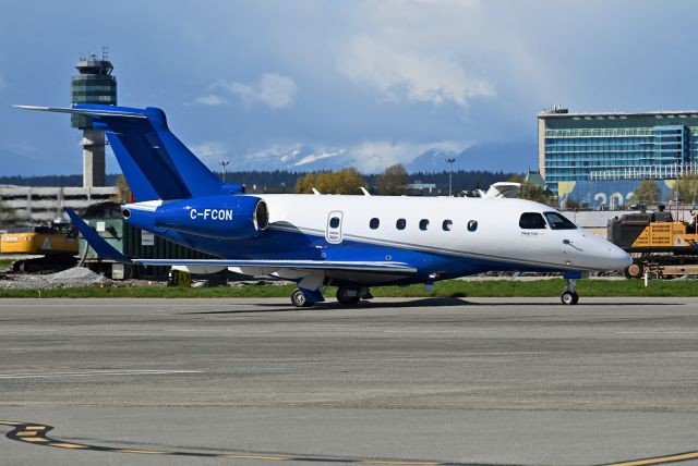 Embraer Legacy 450 (C-FCON)