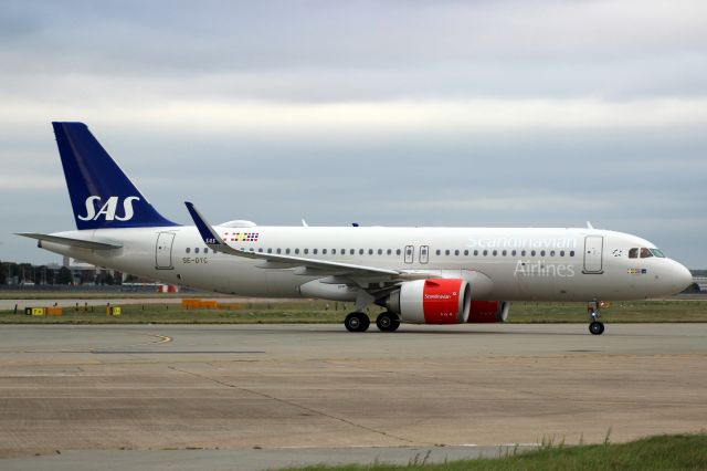 Airbus A320neo (SE-DYC) - Taxiing to Stand 217 on 27-Sep-20 operating flight SAS1517 from EKCH.
