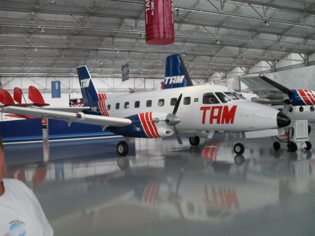 Embraer EMB-110 Bandeirante (PP-SBG) - Museu da TAM.em São Carlos.