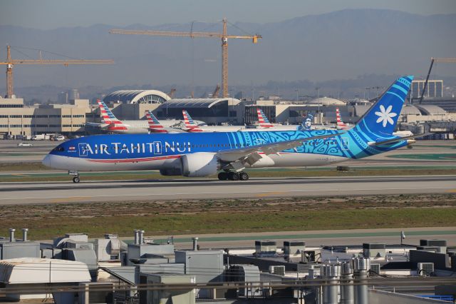 Boeing 787-9 Dreamliner (F-OMUA)