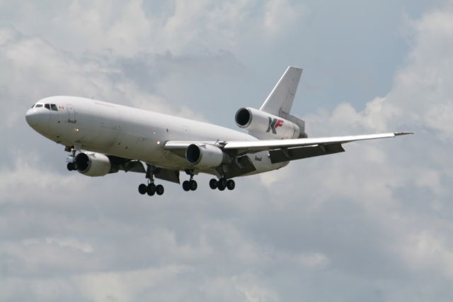 McDonnell Douglas DC-10 (C-GKFD)