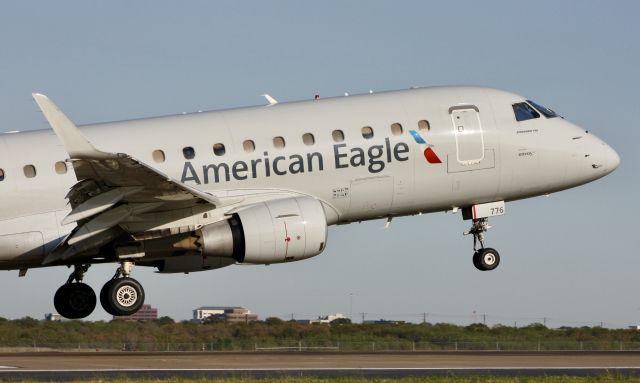 Embraer 170/175 (N776MS)