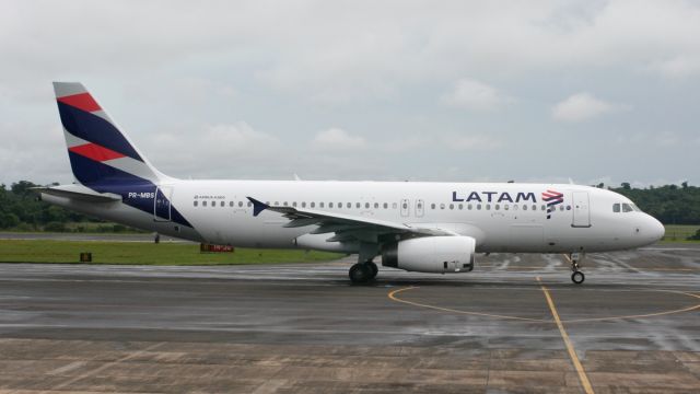 Airbus A320 (PR-MBS)