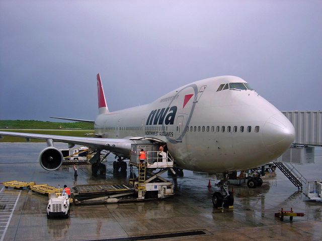 Boeing 747-200 (N624US)