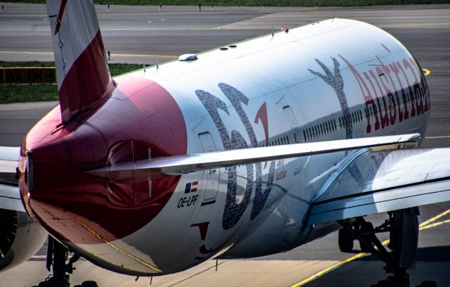 Boeing 777-200 (OE-LPF)