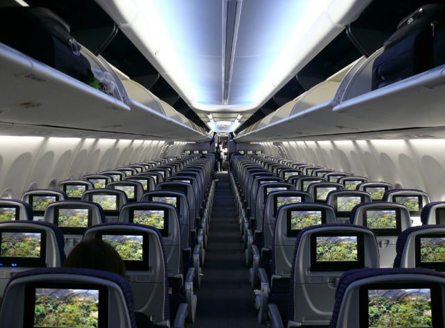 Boeing 737-800 (HP-1728CMP)