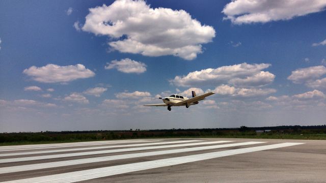 Mooney M-20 — - mooney landing 31