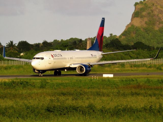 Boeing 737-800 (N3744F)