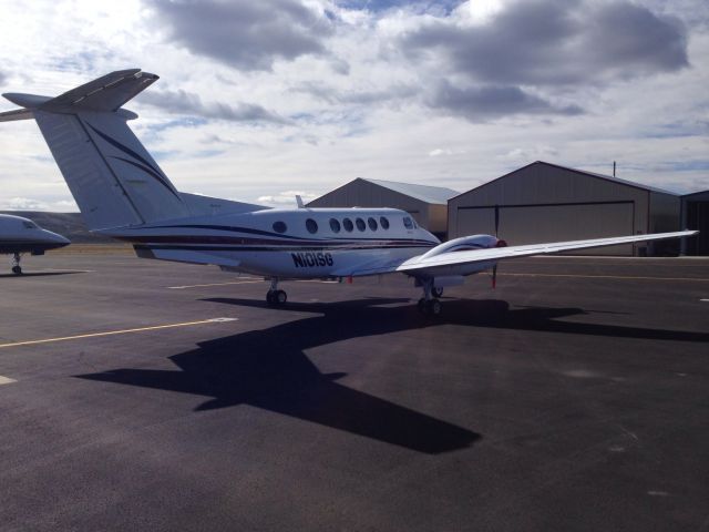 Beechcraft Super King Air 300 (N101SG) - N101SG on the ramp in Pinedale, Wy