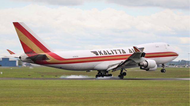 Boeing 747-400 (N706CK) - kalitta air b747-4f n706ck landing at shannon 16/6/19.