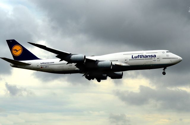 BOEING 747-8 (D-ABYJ)