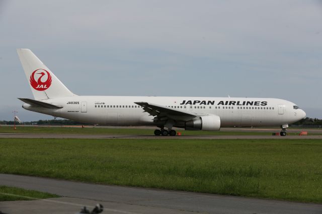 BOEING 767-300 (JA8365) - 09 August 2015:HKD-HND.