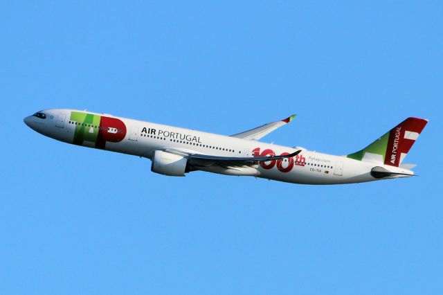 Airbus A330-300 (CS-TUI)