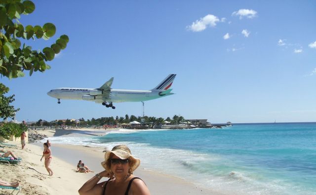 Airbus A340-300 (F-GNII) - Maho Beach Saint Maarten