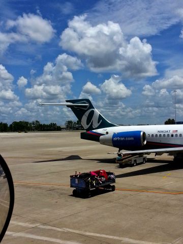 Boeing 717-200 (N963AT)