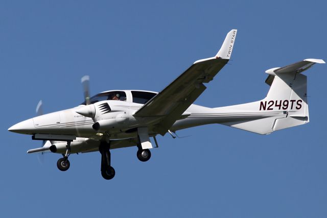 Diamond Twin Star (N249TS)