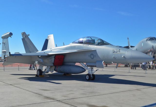 McDonnell Douglas FA-18 Hornet —