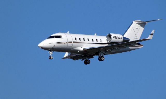 Canadair Challenger (N859AG) - On final is this 2010 Canadair Bombardier Challenger 605 in the Winter of 2018.