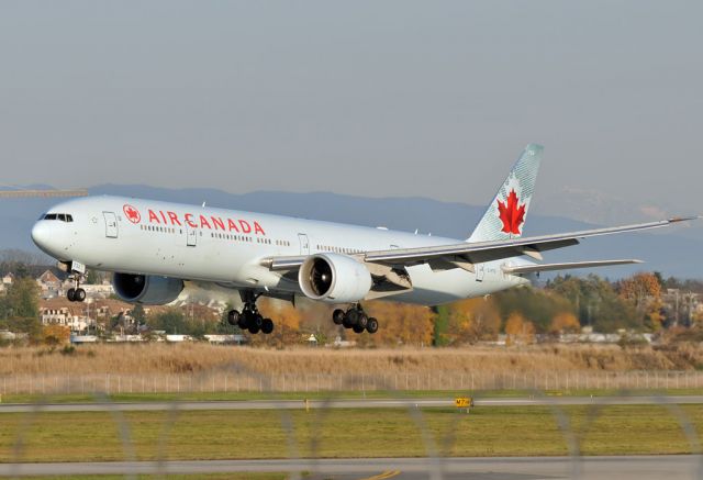 BOEING 777-300ER (C-FITU)